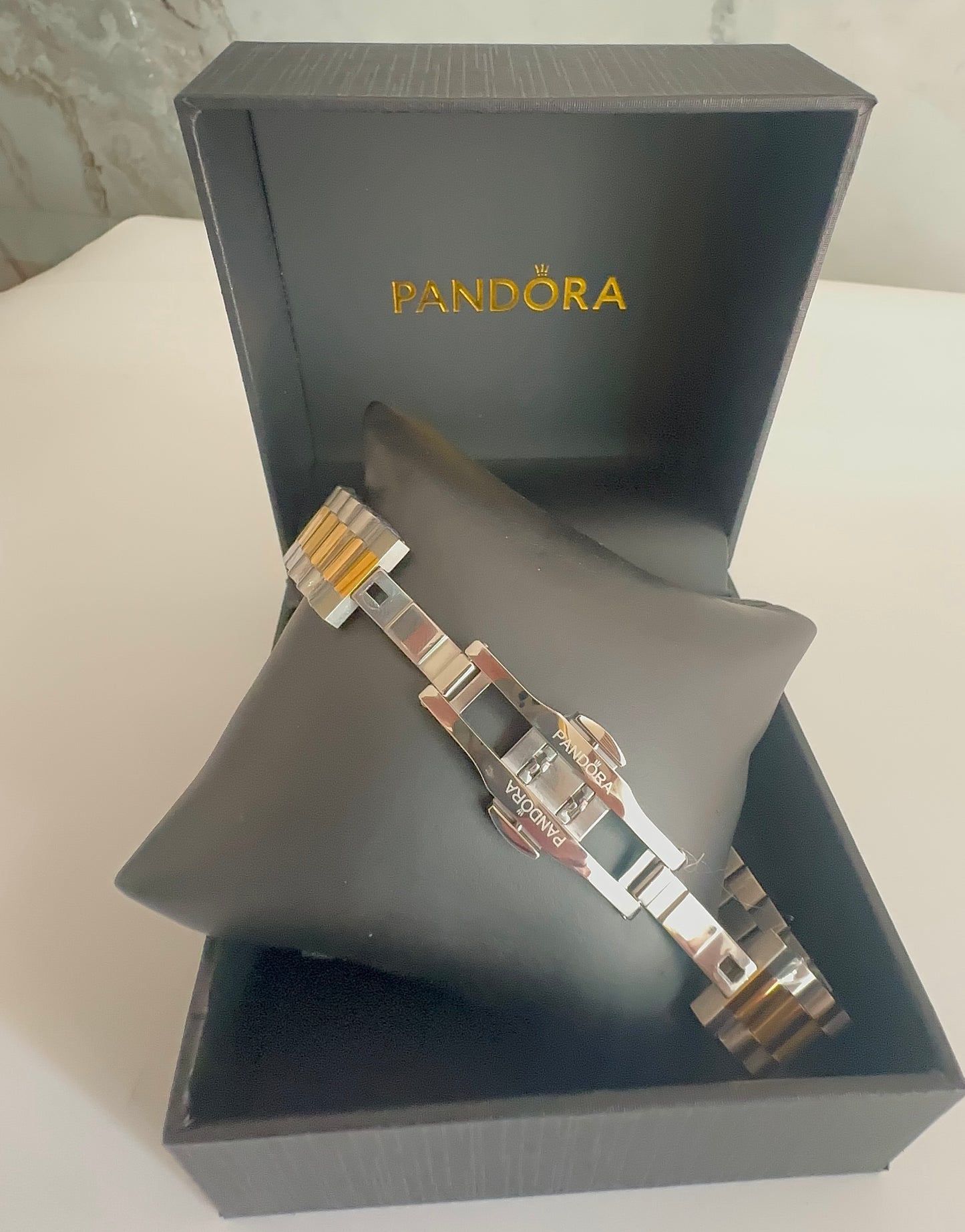 Reloj Elegante en su caja 💎✨