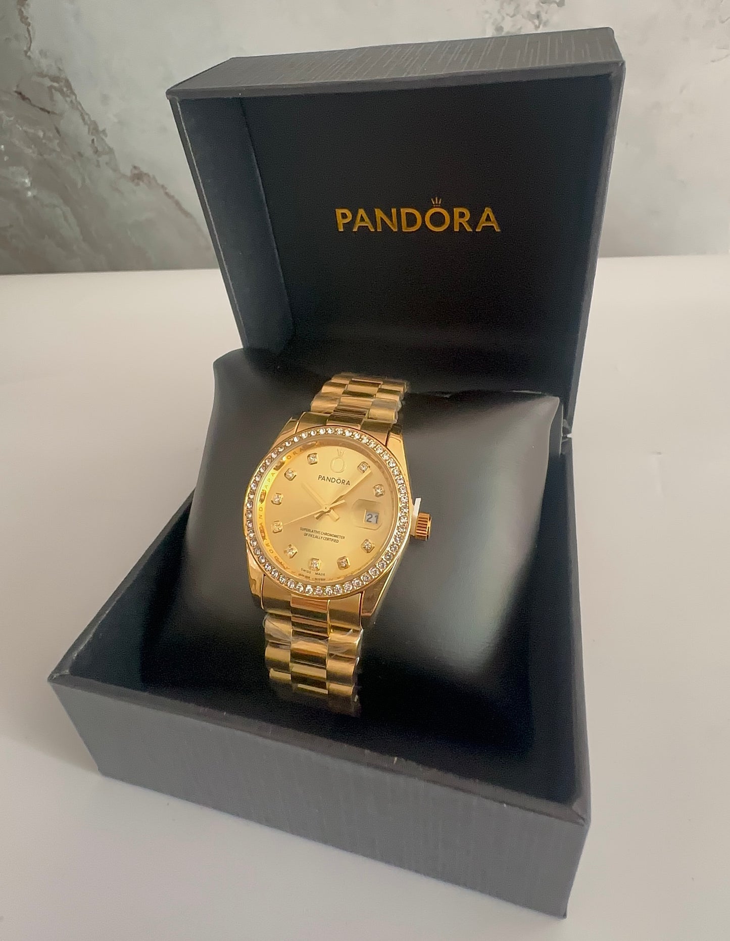 Reloj Elegante en su caja 💎✨