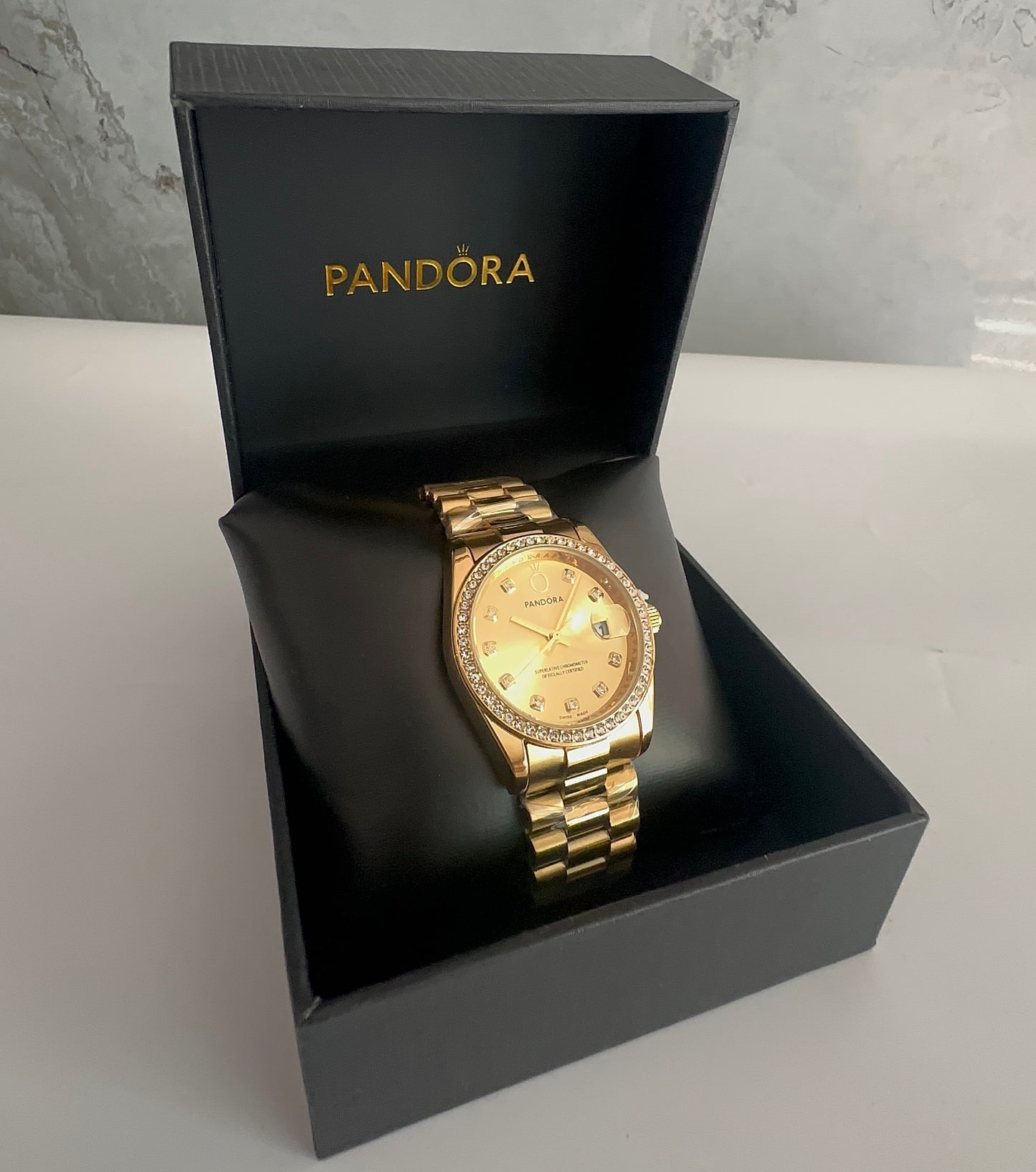 Reloj Elegante en su caja 💎✨