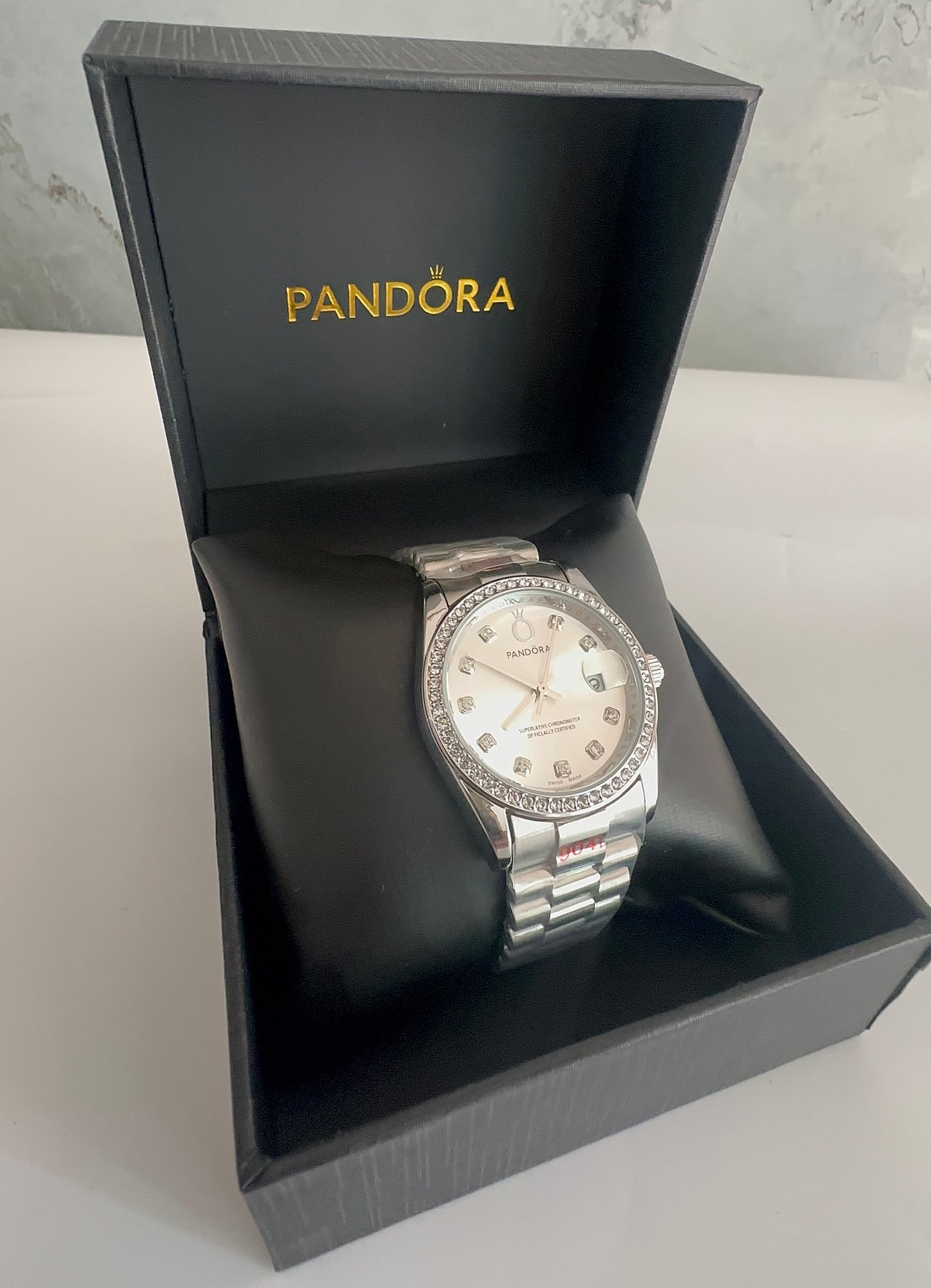 Reloj Elegante en su caja 💎✨